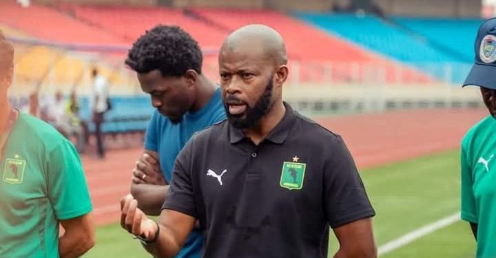 Vie dans nos clubs/VClub:Le coach Youssoupha Dabo a présenté sa liste des indésirables au comité du club.