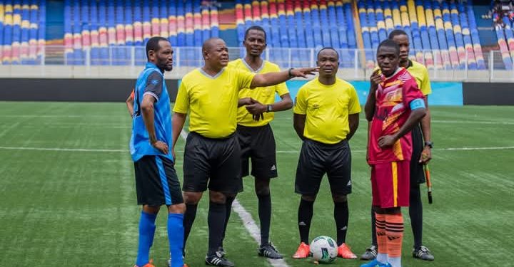 LINAFOOT LIGUE 2/ ZONE OUEST B:DIBUMBA courbe l&rsquo;échine,RÉAL et NKOY dos à dos 