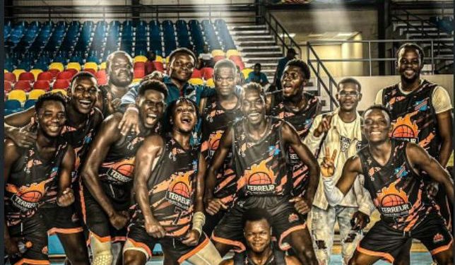 LIPROBAKIN:TERREUR largement  victorieux de BINZA CITY