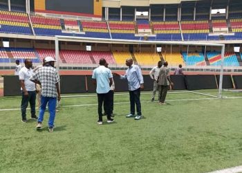 Infrastructures:Les poteaux du stade des martyrs remis.