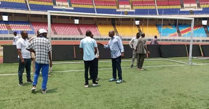 Infrastructures:Les poteaux du stade des martyrs remis.