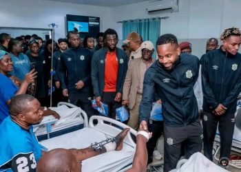 Les Militaires FARDC et combattants patriotes wazalendos hospitalisés à Kinshasa suite aux blessures contractées à la guerre qui sévit dans la partie Est du pays,ont été réconfortés par les léopards de la RDC.