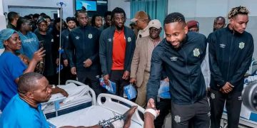 Les Militaires FARDC et combattants patriotes wazalendos hospitalisés à Kinshasa suite aux blessures contractées à la guerre qui sévit dans la partie Est du pays,ont été réconfortés par les léopards de la RDC.