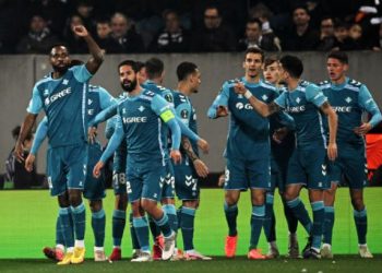 Uefa Conférence League 2024-2025:Avec un CÉDRIC BAKAMBU en feu,BÉTIS SEVILLE se qualifie pour le quart de finale.