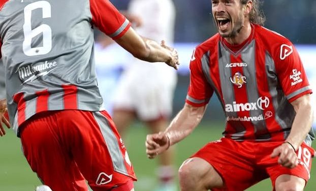 Italie:Charles Pickel enchaîne,et sauve cremonèse.