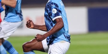 CAF Champions League 2024-2025:Fiston mayele envoi Pyramids FC en finale après un duel spectaculaire contre Orlando Pirates.
