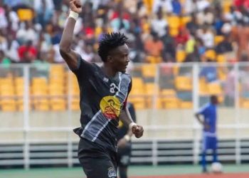 Linafoot Ligue 1/Playoffs:MAZEMBE enchaîne face au DCMP grâce à son capitaine.
