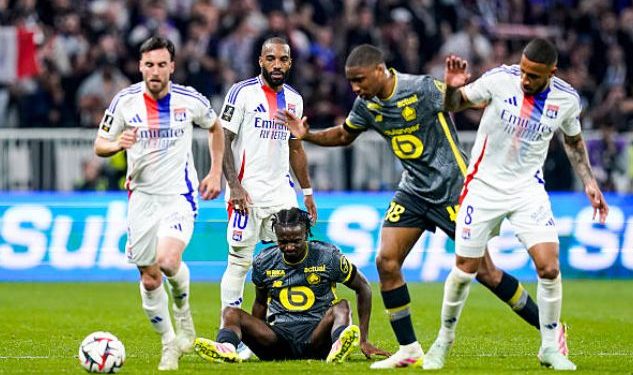 LOSC LILLE:Le coach de Lille Bruno Genesio donne des nouvelles de Ngal&rsquo;ayel Mukau, sorti hier sur blessure face à l&rsquo;OL.