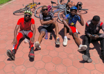 Cyclisme:Alpha remporte la 2è course d’entrainement VTT avec une moyenne de 37 km/h ce dimanche 13 avril sur le Boulevard Tshatshi.