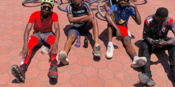Cyclisme:Alpha remporte la 2è course d’entrainement VTT avec une moyenne de 37 km/h ce dimanche 13 avril sur le Boulevard Tshatshi.