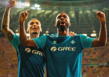 UEFA Conference League 2024-2025:BETIS SEVILLE en demi finale,BAKAMBU de nouveau buteur