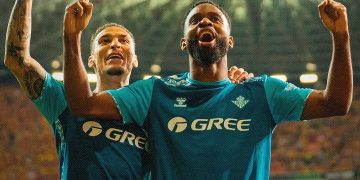 UEFA Conference League 2024-2025:BETIS SEVILLE en demi finale,BAKAMBU de nouveau buteur
