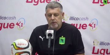 Linafoot Ligue 1/Playoffs: »On va essayer de faire sortir l&rsquo;esprit des compétiteurs à nos joueurs pour espérer marquer nos premiers points &lsquo;(Bruno FERRY coach de l&rsquo;AS VCLUB)