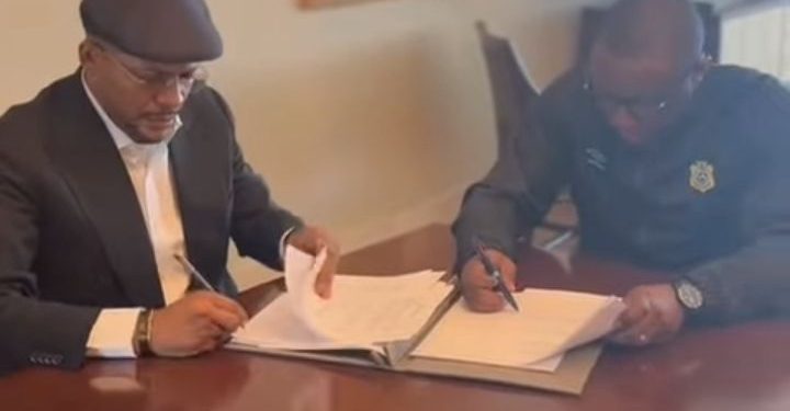 Léopards U20:Enfin,Guy Bukasa a un contrat.