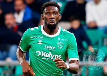 Mercato:Dylan BATUBINSIKA dans le viseur d&rsquo;un club grec après la rélégation de l&rsquo;AS ST ÉTIENNE en ligue 2 française.