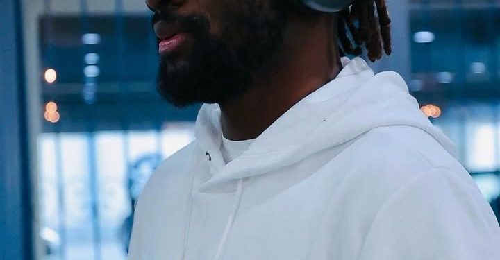 C1-CAF:Fiston Mayele et Pyramids pour créer une histoire.