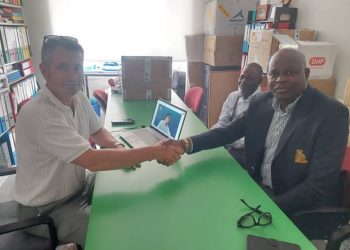 Squash:La fédération Espagnole et celle de la RDC bras dessus bras dessous.