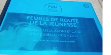 Sur le Projecteur:Reconnu Doyen du Mouvements des Associations et Clubs pour l&rsquo; UNESCO en RDCP.,Albert NTUMBA wa Ntumba a reçu la feuille de route de la jeunesse pour les Associations et Clubs pour l&rsquo;UNESCO 2025-2030.