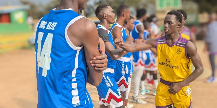 Beni basketball/Playoffs EUBABE : The Young prend l&rsquo;avance face à Espoir,BBC Élite assure, forfait surprenant chez les dames.