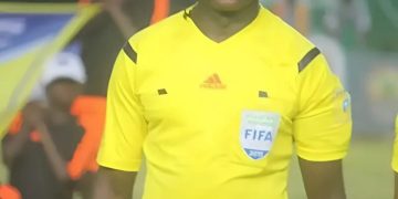 CAF: Un arbitré congolais honoré!