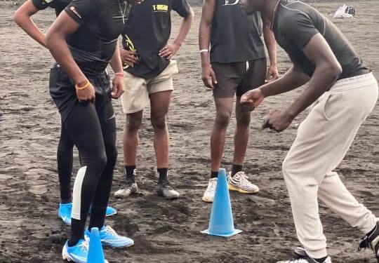 Goma:Black Rift Academy initie la jeunesse au football américain.