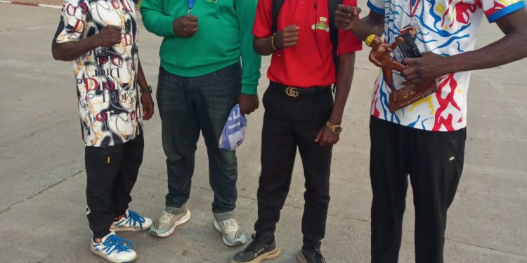 BOXE/APRÈS LES COUPS SUR LE RING, LE K.O LOGISTIQUE : DES BOXEURS DU SUD-UBANGI OUBLIÉS À KINSHASA.