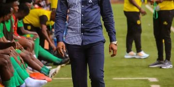 Vie Dans nos clubs : AS Maniema Union tourne la page Papy Kimoto après une élimination frustrante.