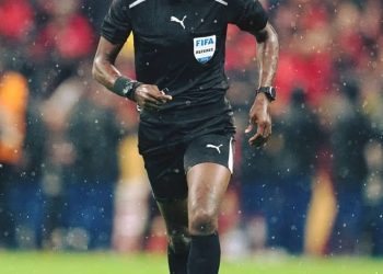 Coupe de monde de la FIFA 2026:L&rsquo;arbitre congolais JEAN JACQUES NDALA ecarté,découvrez les noms des arbitres africains retenus..