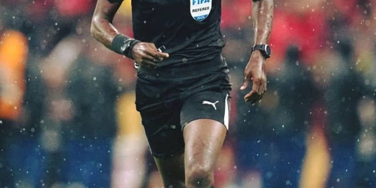 Coupe de monde de la FIFA 2026:L&rsquo;arbitre congolais JEAN JACQUES NDALA ecarté,découvrez les noms des arbitres africains retenus..