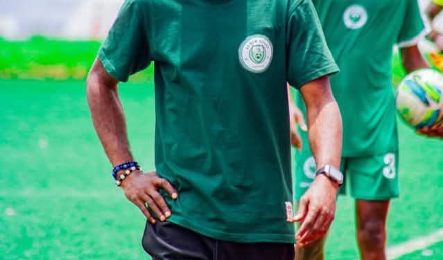 Vie Dans Nos Clubs:Guy Lusadisu prend les commandes du staff technique de l&rsquo;as New soger.