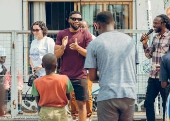 Goma Basketball :Jospin Basima dote aux clubs et académies de basketball en ballons
