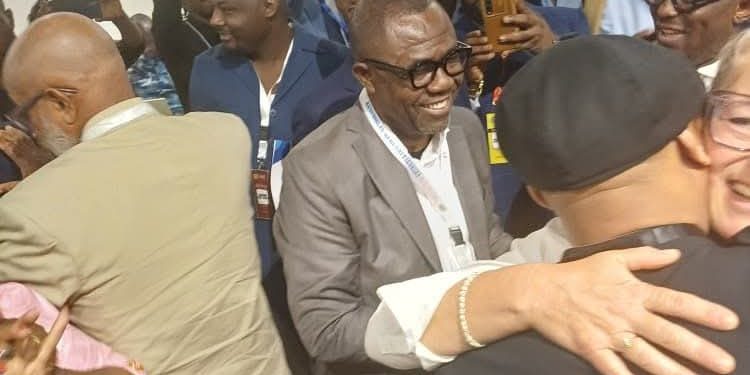 FECOFA:Véron Mosengo-Omba élu avec 60 voix sur 65, le football congolais entre dans une nouvelle ère.